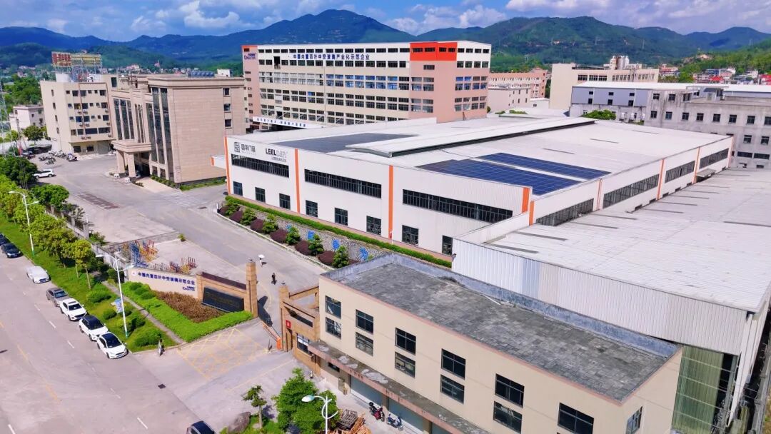 Guohua Qapılar və Windows və Penghao Şüşə Qapılar və Windows-da yeni bir fəsil yaratmaq üçün qüvvələr qoşulun